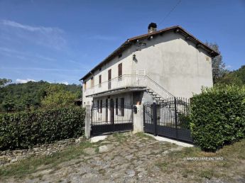 Rustico del Miele in vendita Borgotaro